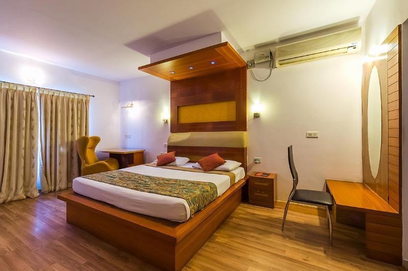 Hotel Riverside Resort And Spa Кумбаконам Экстерьер фото